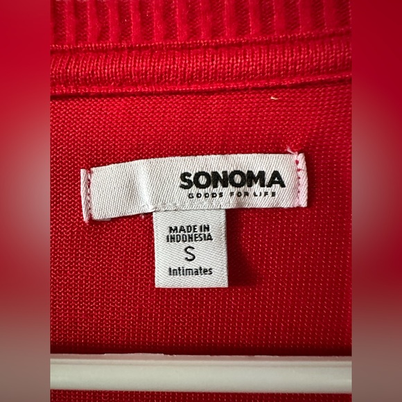 NWT . Women’s red pajama shirt. Size Small - Picture 3 of 3